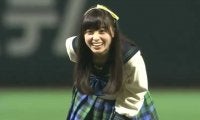 【始球式名場面】「天使」降臨だかんな！　当時15歳の橋本環奈さんが制服姿でファン魅了