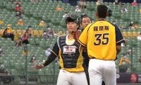 台湾プロ野球で乱闘騒ぎ　打者走者に送球直撃→守備妨害ならずで投手ブチ切れ