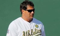 【MLB】野球史上最悪の大失敗？　外野手の頭でバウンドしたボールがスタンドへ…