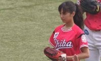 【始球式名場面】美女が輝く笑顔でファン魅了　“ビリギャル”女優・石川恋さんの豪快投球