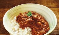 1食でタンパク質20gが摂れる「プロテインスパイスカレー」登場。肉不使用、無添加、11種類のスパイス配合