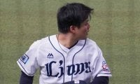 西武松本が危険球で退場　4回にロッテ中村奨の頭部に139キロのツーシームが直撃