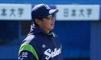 ヤクルト高津新監督が“達筆”開幕スタメン披露　珍しい縦書きで「応燕してください」