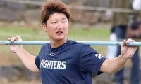 日ハム栗山監督「ナベは30発打つ」　昨季11本塁打、13年ドラ1男の覚醒を予言