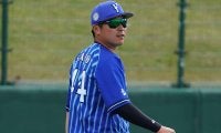 開幕9戦連続安打のDeNA佐野にラミレス監督あり「監督はすごい4番打者。勉強になる」