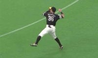 捕ってからが速すぎる！　ソフトバンク牧原が超絶美技披露