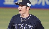 オリックスT-岡田が「おしゃれグラブトス」　パTV動画にファン称賛「芸術点が高い」
