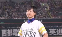 【始球式名場面】最速126キロ＆女子W杯3大会MVPの剛腕！　威力ある直球に球場騒然