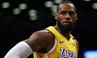 「レブロンがこれを食べるのかよ」　再開間近NBA、隔離中の“簡素な食事”に選手驚き