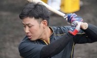 阪神、糸原が「右手有鈎骨」手術を終えたことを発表　「1日でも早く戻れるように」