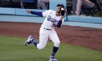 【MLB】「イチロー彷彿」の大遠投　右翼手の史上5位長距離補殺に米衝撃「キャノォオオオン」