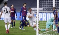 無慈悲バイエルン、バルセロナを8発粉砕で3季ぶり準決勝進出！《CL》