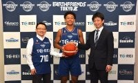 アースフレンズ東京Zのケイン・ロバーツが入団会見…東頭俊典HC「今までコーチしてきた中で、最も速い選手」