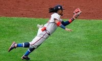 【MLB】アクーニャの“略奪”キャッチにハーパー激怒　地団太踏む姿にファン「大きな赤ちゃん」