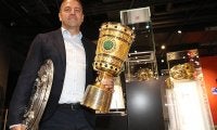 バイエルンを7年ぶりの3冠に導いたフリック監督がドイツ年間最優秀監督に輝く！