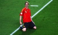 10年ぶりにドイツとスペインが激突！ ユーロ2008決勝で決めたフェルナンド・トーレスの決勝ゴールを覚えている？