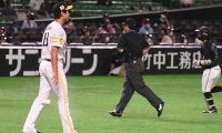 今年もロッテに苦戦するホークス　元コーチが原因に見るOBの存在とリードの偏り