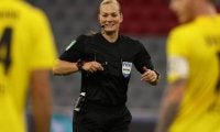 女性審判員の先駆け、シュタインハウスさんがDFLスーパーカップを最後に12年の審判生活に幕