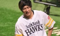 鷹・柳田悠岐が“フェンス直撃キャッチ”　主砲の美技にファンどよめく