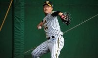 阪神・秋山が持つ「天性」の武器　沢村賞右腕が語る「タイミングが取りづらい」理由とは？