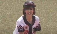 可愛すぎて仕事にならない？　元℃-ute鈴木愛理さん始球式が大反響「里崎さんニコニコ」