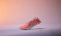 アディダス、新作シューズ「FUTURECRAFT.STRUNG）」を発表。ランナーの足型を糸にデータマッピング