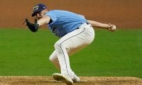 【MLB 優勝決定S】「一体どうやって…」変則フォームで衝撃の変化…　レイズ右腕の投球にファン驚愕