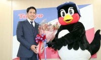 つば九郎が五十嵐引退会見で爆笑メッセージ　不振の鷹バレンティンもネタに…