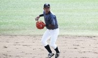 大学ジャパンの遊撃手は社会人野球へ。なぜプロ志望届を出さなかったのか