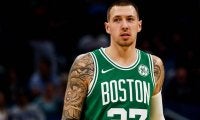 今季セルティックスの先発センターに定着したダニエル・タイスが左膝の手術に成功