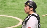 悩み、批判され、涙した…初の“優勝捕手”になった鷹・甲斐の胸中「なにくそ、と」