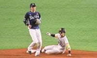 「100盗塁も夢でない」「時代変えるかも」鷹・周東の“爆速”盗塁集に期待の声