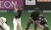 まるで「抜刀術」　武士感が半端ない…オリ吉田正の日ハム吉田輝“斬り”弾にファン驚愕