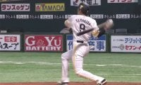 鷹・周東の速さに柳田もビックリ？　“超速”先制撃動画にファン興奮「夢のコラボ」
