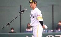 ソフトバンク内川が今季での退団を明言　2軍戦後のセレモニーで「これが最後」