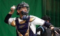 ダイエー最後の捕手・オリ山崎勝己が現役引退　プロ20年「幸せな野球人生だった」