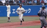 【大学野球】打った本人も三塁コーチャーも涙　「今世紀最大の試合」呼んだ早大9回2死逆転弾の裏側