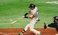 鷹・中村晃が反撃の狼煙上げる2ラン！　ロッテのチェン・ウェインから初安打