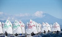 強風の江の島、実力選手が上位へ。全日本OP選手権2日目
