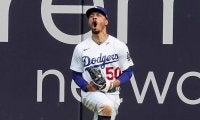 【MLB】“93メートル鬼肩スロー”が今季No.1プレーに　TOP100選出のMLB公式も「驚愕」