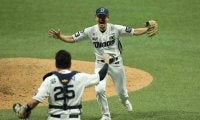 韓国プロ野球Vで贈られた“巨大剣トロフィー”に米絶賛「KBOは最高」「MLBも採用だ」