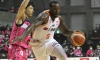 新潟アルビレックスBBがダブルオーバータイムの激戦制す、初出場のアレン・ダーラムが23得点11リバウンド