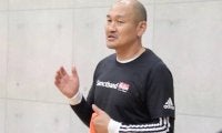 岩手が秋田豊監督の続投発表 「『J2昇格』を、来季こそは」