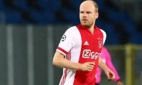 今季アヤックス復帰のクラーセンが決めた優しいピンポイントフライスルーパス【ベスト・アシスト】