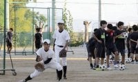 無名公立の山田高校が甲子園に迫る。80歳「おばちゃん」の教え子も