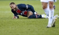 PSGに大打撃 ネイマールが担架で負傷交代...長期離脱の可能性も