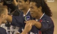 PSG時代のロナウジーニョが緩急自在のドリブルで相手DFを置き去りにして決めたゴール【インクレディブル・ゴールズ】