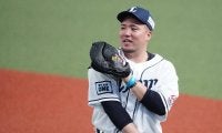 西武・山川穂高の「奥さんが凄すぎる」　華麗なキャッチボール動画にファン驚愕