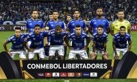 【サッカー迷珍場面】ブラジルで退場回避の集団芸? こっそりと替え玉敢行も…
