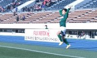 前回大会ファイナリストの青森山田が逆転でベスト8進出！ 帝京大可児に伝家の宝刀・ロングスロー炸裂《高校サッカー選手権》
